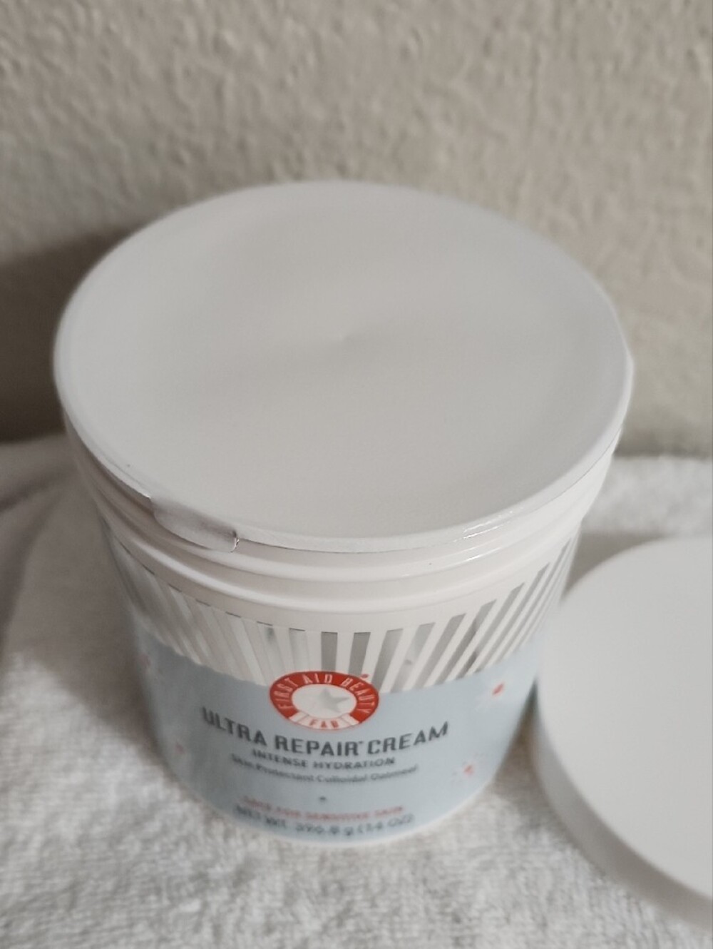 First Aid Beauty Ultra Repair Cream - White & Light Blue 14oz! - Picture 2 of 7